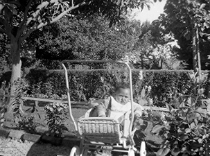 photo cleaned up and baby enlarged in this photo